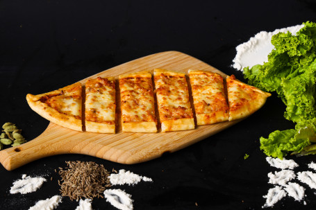 7 Peri Peri Chicken Pide Pizza