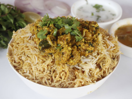 Mughlai Chicken Biryani -1200 Ml