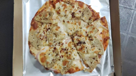 Multigrain Chicken Salami Pizza