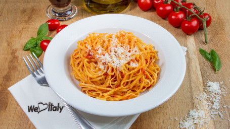 Spaghetti Alla Chitarra With Tomato And Basil