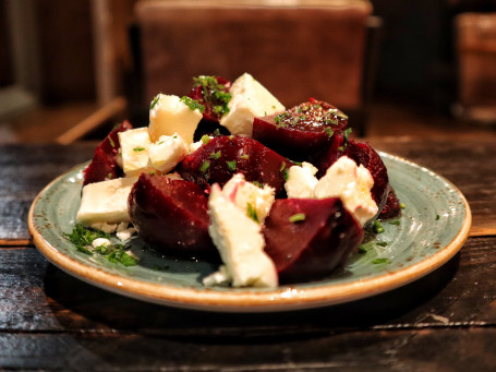 Beetroot Goat's Cheese (V)