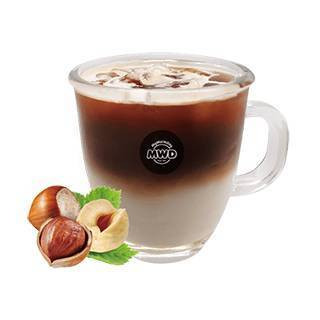 Rămâi La Curent Pentru O Cafea Latte Cu Gheață Cu Alune