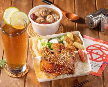 Kǎo Jiang Da Ji Tuǐ Fan Tao Can Rice With Grilled Chicken Drumstick And Sauce Combo