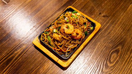 Seafood Fried Noodles (Spicy)
