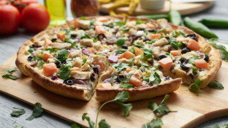 Torsione Di Pizza Con Pollo E Aglio Halal Bombay