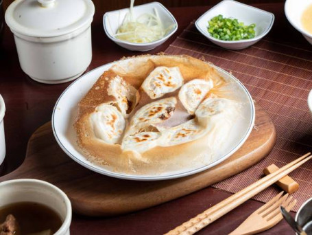 Gāo Lì Cài Jiān Jiǎo Pan-Fried Cabbage Dumpling