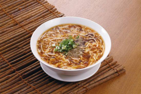 Suān Là Tāng varm og sur suppe