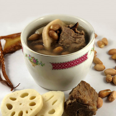 Lotus Rhizomes And Peanuts With Spare Ribs Soup