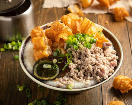 Pí Dàn Shòu Ròu Zhōu Century Egg And Lean Pork Congee (Ang.).