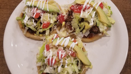 Sopes Asada Y Chorizo