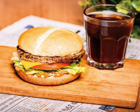 Qǐ Sī Hòu Niú Bǎu Hé Cān Burger With Cheese And Thick Beef Combo (Ang.).