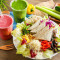 Zì Xuǎn Shā Lā Jí Lǜ Guǒ Xī Tào Cān Xì Liè Customized Salad And Green Smoothie Combo