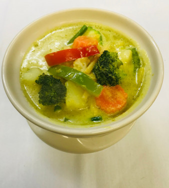 Green Vegetable Curry (Kaeng Kiew Warn Pak) (V) (Hot)