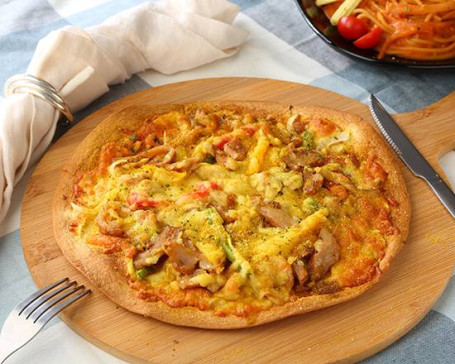 Yìn Dù Pǎo Lù Jī Pī Sà Curry Chicken Pizza With Cream Sauce