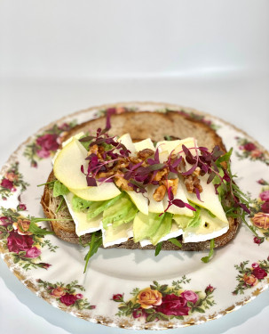 Brie, Avocado, Pear Caramelised Walnut On Sourdough