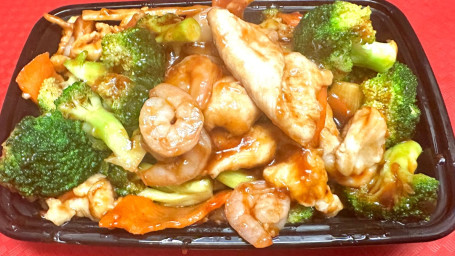 S33. Chicken Shrimp Broccoli Jiè Lán Jī Xiā