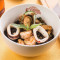 Là Wèi Xiāng Suàn Zǒng Huì Hǎi Xiān Mò Yú Miàn Spicy Garlic Seafood With Squid Pasta