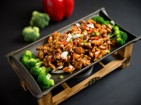 Sizzling Mongolian Sauce Chicken