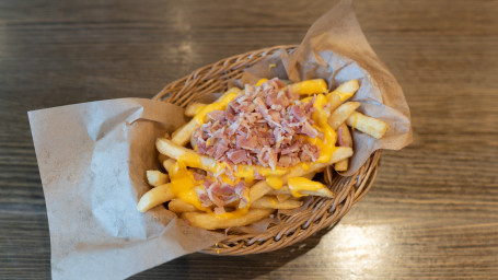 Coyntry Style Fries With Cheddar Sauce And Bacon