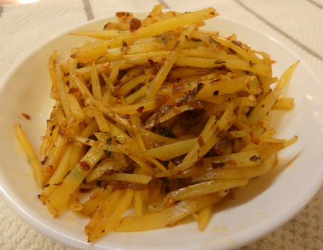 Stir Fried Hot And Sour Shredded Potatoes (V)