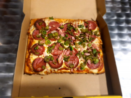 Detroit Heet Pizza (Spicy) Square