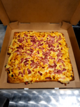 Bacon Mac N Cheese Pizza