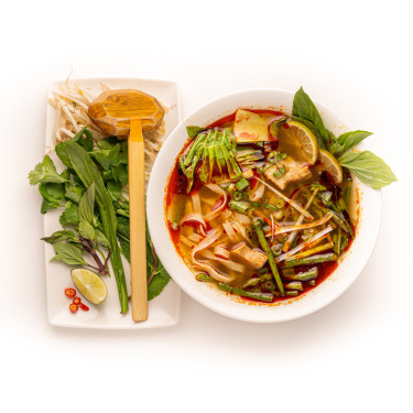 Spicy Greens And Vegan Chicken Phở Noodle Soup (Vg)(Gf)