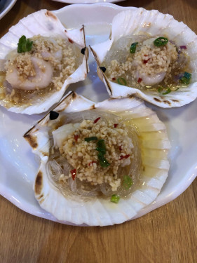 Steamed Scallop With Ginger And Spring Onion Sauce Jiāng Cōng Zhēng Dài Zi