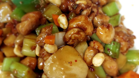 Sichuan Spicy Chicken With Peanuts
