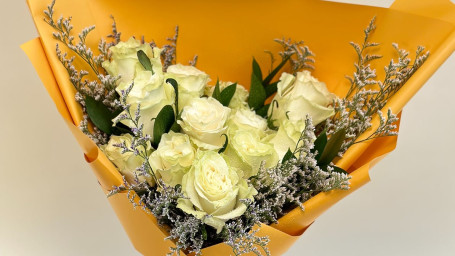 1 Dozen White Rose Hand Bouquet (Vase Not Included)