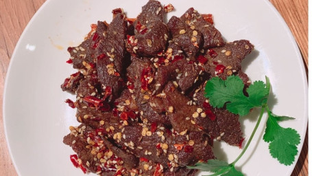 Shǒu Gōng Xiāng Là Niú Ròu Spicy Beef Snacks