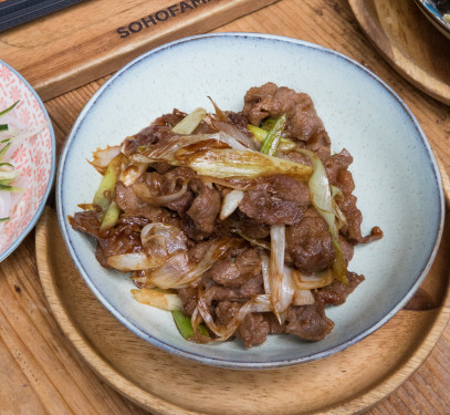 Chōng Bào Niú Ròu Stir Fried Beef Rump W/ Spring Onion