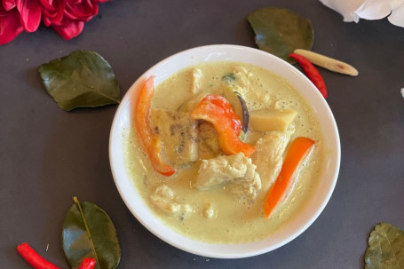 Green Curry With Chicken (H)