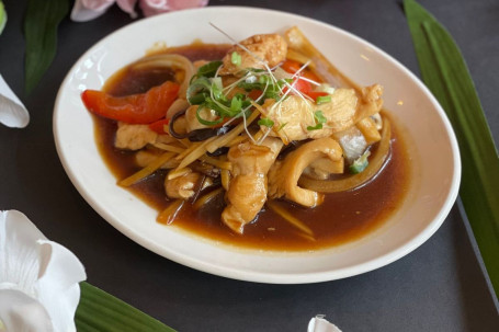 Stir Fried Ginger (Chicken) (H)