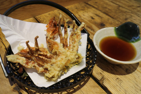 Soft Shell Crab Tempura (2 Pieces) Ruǎn Ké Xiè Tiān Fù Luō