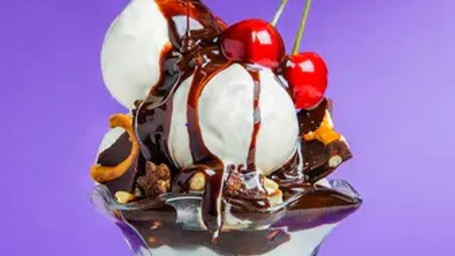 Ice Cream With 2 Toppings