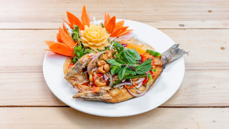 No.25 : Crispy Sea Bass With Thai Herbs ปลาสมุนไพร