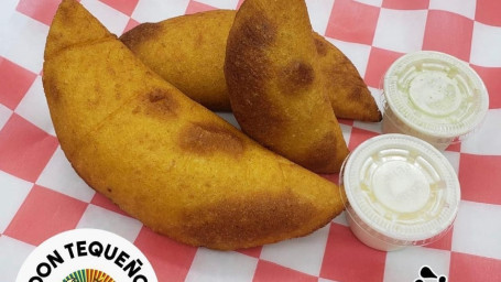 La Dominicana Empanada