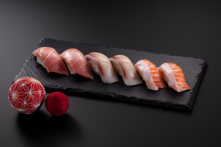 Dà Tūn Ná Yú Nǎn、 Yóu Gān Yú Nǎn Jí Sān Wén Yú Nǎn Shòu Sī 6Jiàn Prime Fatty Tuna, Prime Yellowtail And Prime Salmon Sushi 6 Pcs