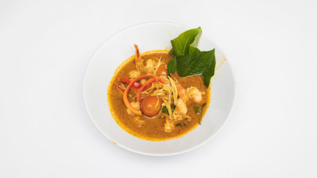 Jumbo Prawn With Betel Leaves In Red Curry