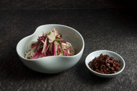 Běi Jīng Liù Bì Jū Zhà Jiàng Miàn Peking Minced Pork Noodles