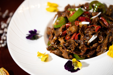 Stir Fried Chicken Gizzard With Chilli And Picked Vegetables And Coriander Kǒu Wèi Jī Zhēn