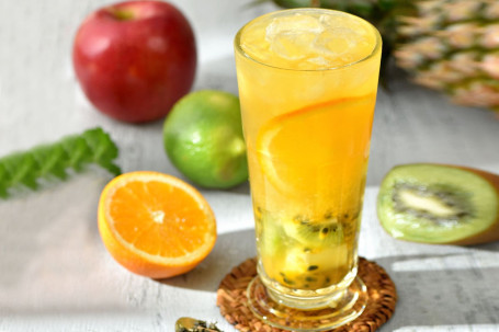 Dòng Xīn Xiān Shuǐ Guǒ Chá Iced Fresh Fruit Tea