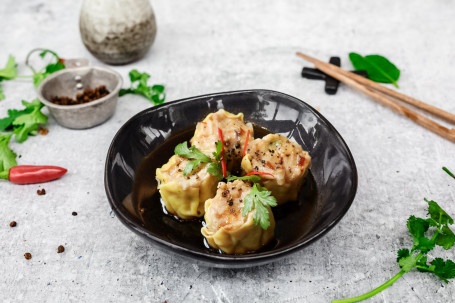Spicy Chicken Dumpling With Sichuan Soya Sauce (4 Pieces)