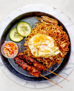 Mee Goreng Kampung (Satay Chicken Fried Egg)