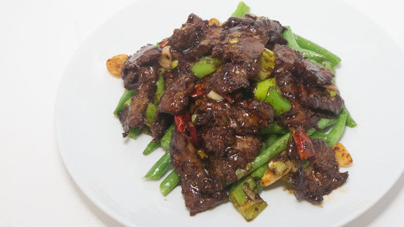 Yuenyang Beef With String Beans