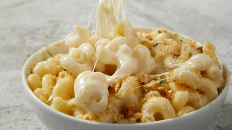 White Cheddar Macaroni And Cheese W/ Garlic Bread