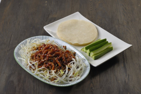 302 Peking Style Shredded Pork Served With Pancakes (8Pcs)