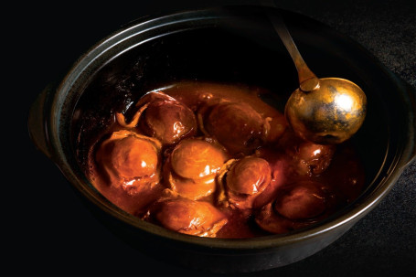 Háo Huáng Wén Yuán Zhī Bào Yú Zhī Braised Whole Abalone In Oyster Sauce Each