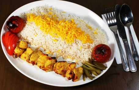 Cholo Jooje Kebab Grilled marinated chicken fillet pieces with Persian rice)